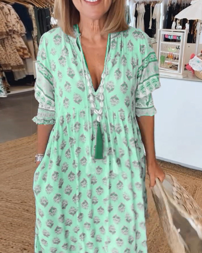 Aliams | Lässiges Bedrucktes Kleid mit V-Ausschnitt und Halblangen Ärmeln