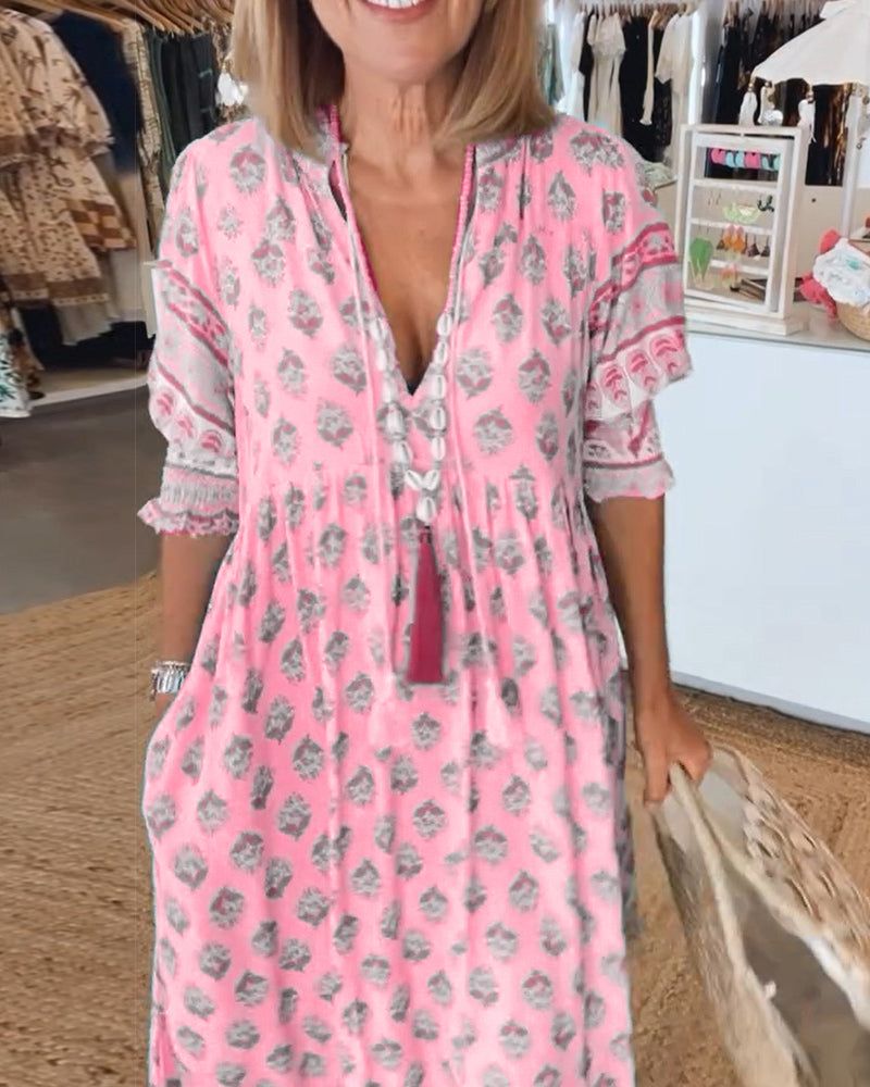 Aliams | Lässiges Bedrucktes Kleid mit V-Ausschnitt und Halblangen Ärmeln