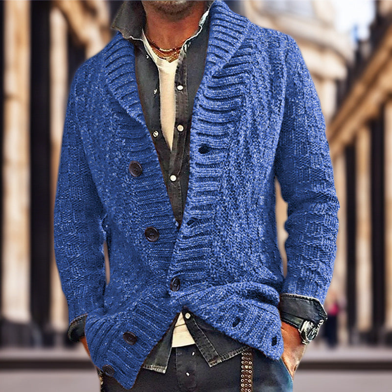 Herren Strickjacke mit modernem Zopfmuster und Knopfdetails Aliams