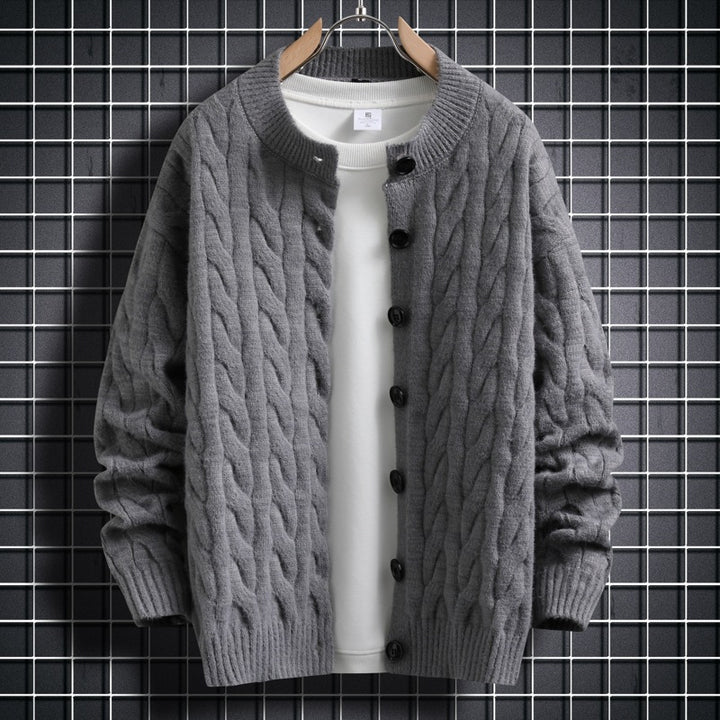 Herren Strickjacke mit modernem Zopfmuster und durchgehendem Knopfverschluss Aliams