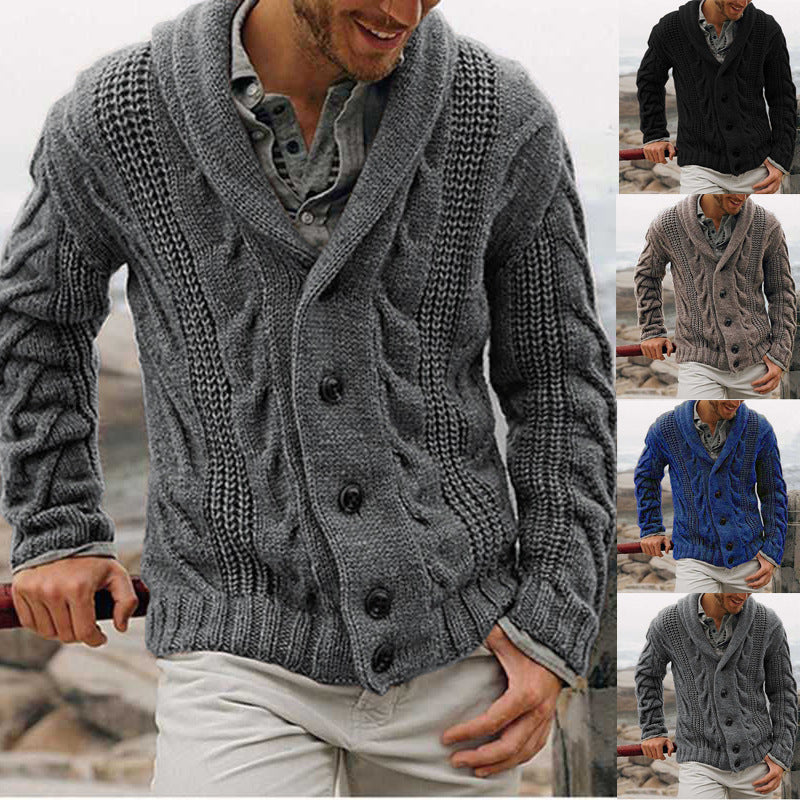 Herren Strickjacke mit modernem Zopfmuster und hohem Kragen Aliams