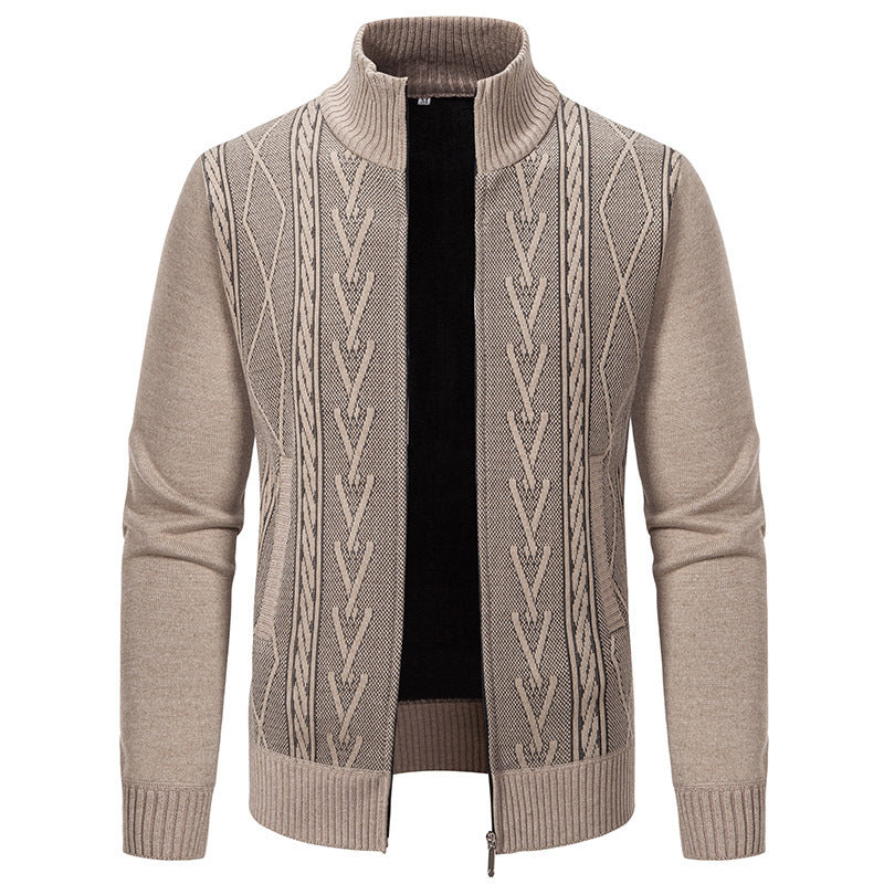 Herren Strickjacke mit modernem Zopfmuster und hohem Stehkragen Aliams