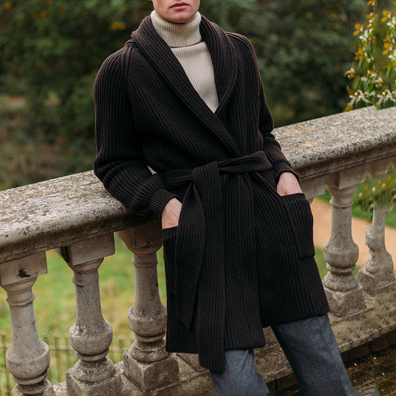 Herren Strickmantel mit breitem Gürtel und praktischen Taschen Aliams