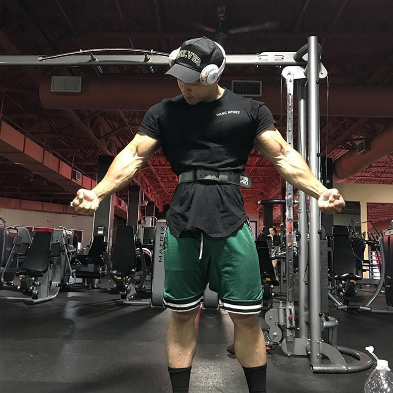 Herren Sportliche Basketball-Shorts mit atmungsaktivem Netzdesign und seitlichen Reißverschlusstaschen Aliams