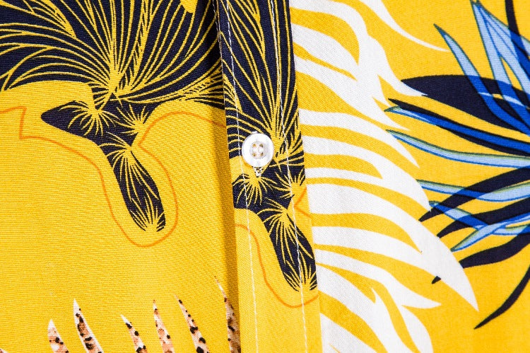 Herren Sommerhemd mit buntem tropischem Blumenmuster und lässigem Schnitt Aliams