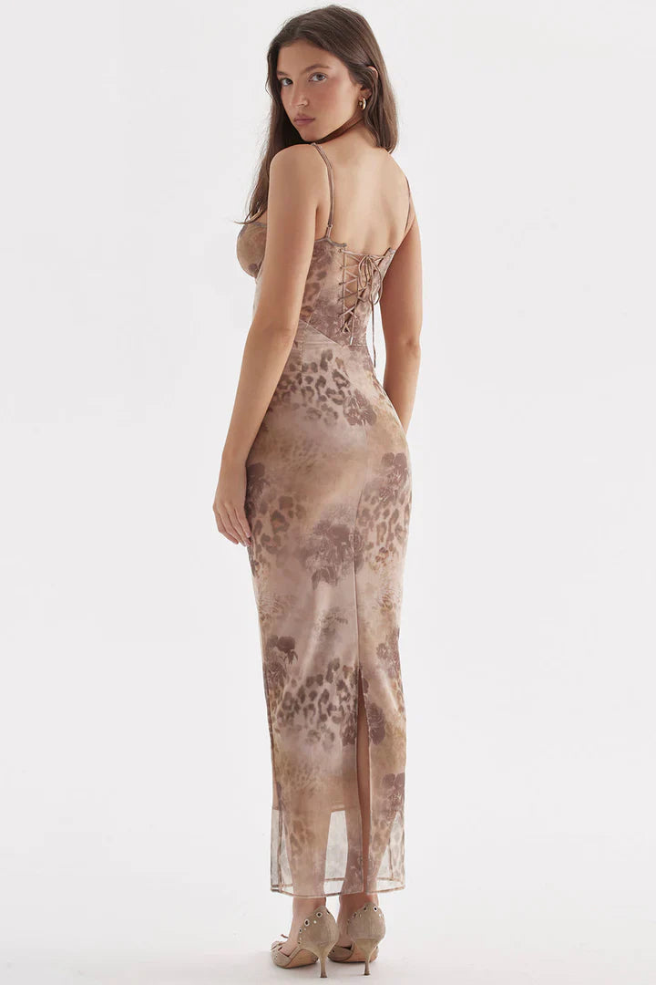 Dunkles Femme Retro Kleid