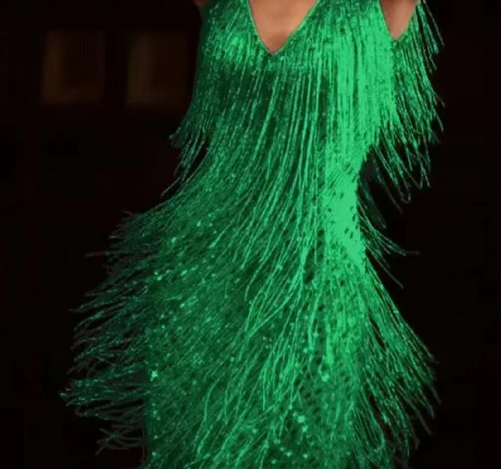 Aliams | Dazzling Diva Kleid mit Pailletten und Quasten