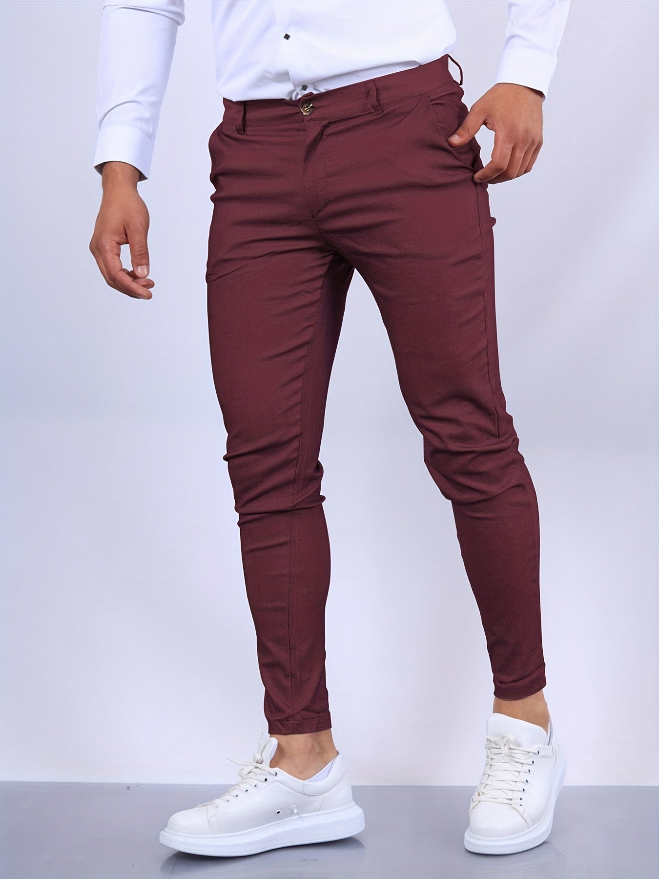 Bürogeeignete Herrenhose mit figurbetonter Schnittform