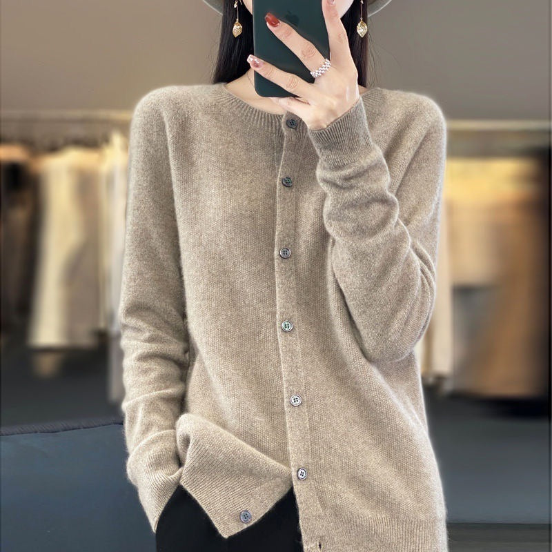 Aliams | Merino Wollstrickjacke mit Rundhalsausschnitt und Langen Ärmeln