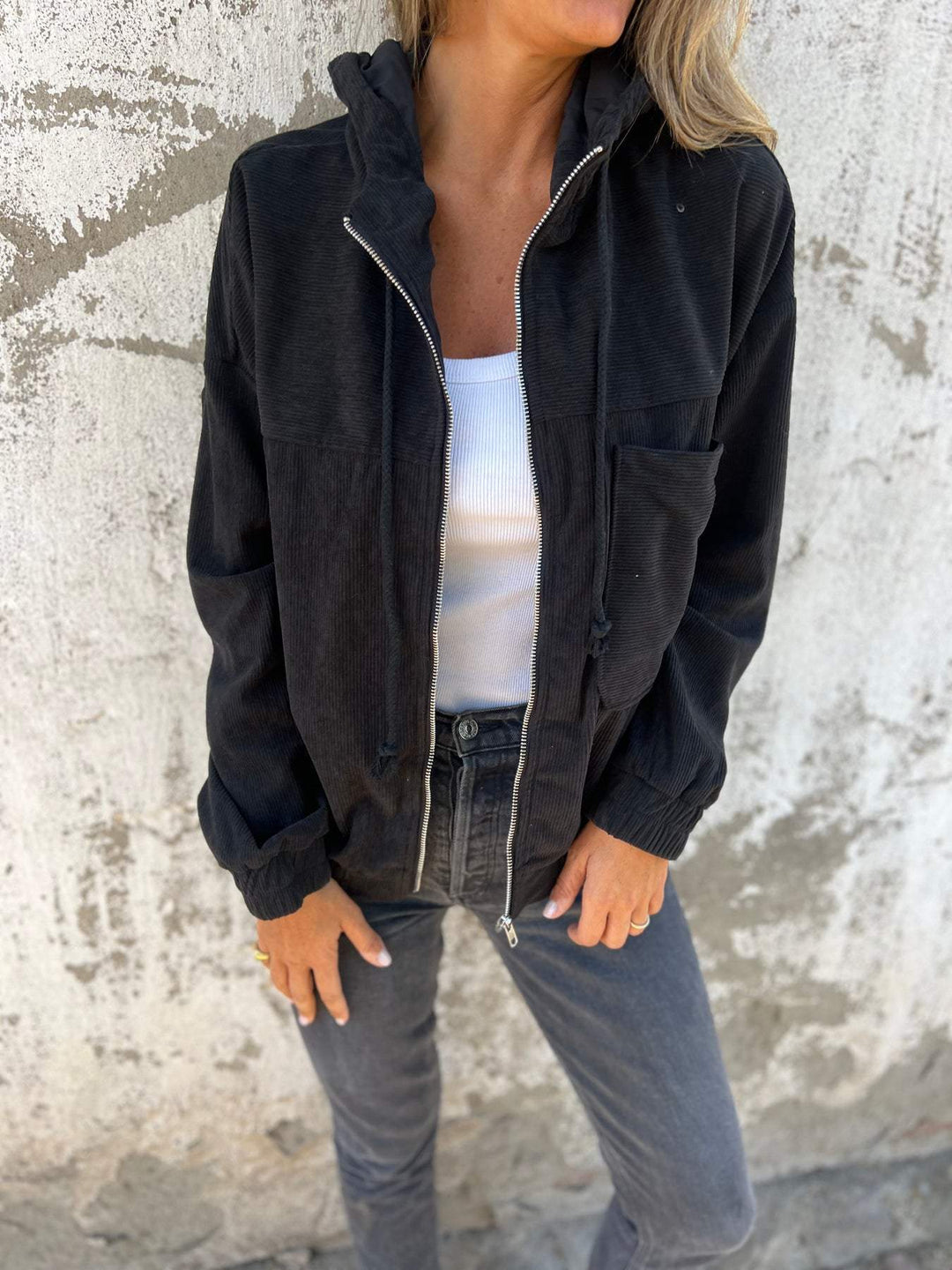 Freizeitjacke Mit Kapuze Und Reißverschluss