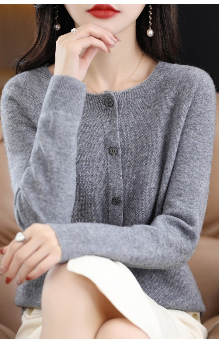 Aliams | Merino Wollstrickjacke mit Rundhalsausschnitt und Langen Ärmeln