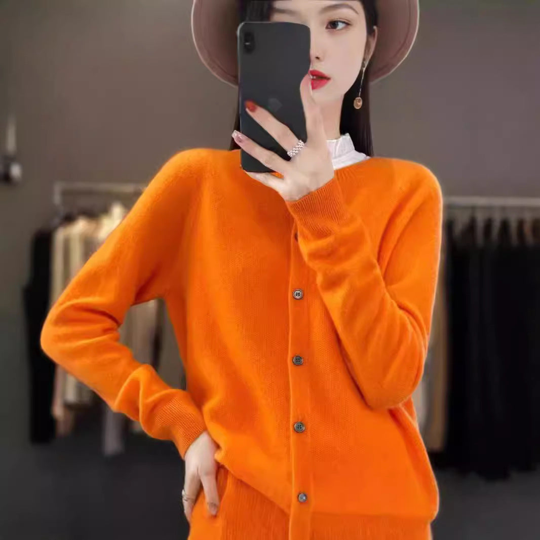 Aliams | Merino Wollstrickjacke mit Rundhalsausschnitt und Langen Ärmeln