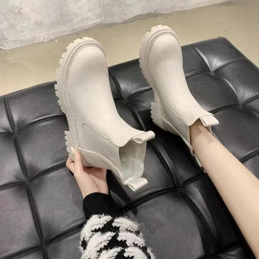 Stilvolle Stiefel Für Frauen – Eleganz Trifft Auf Komfort