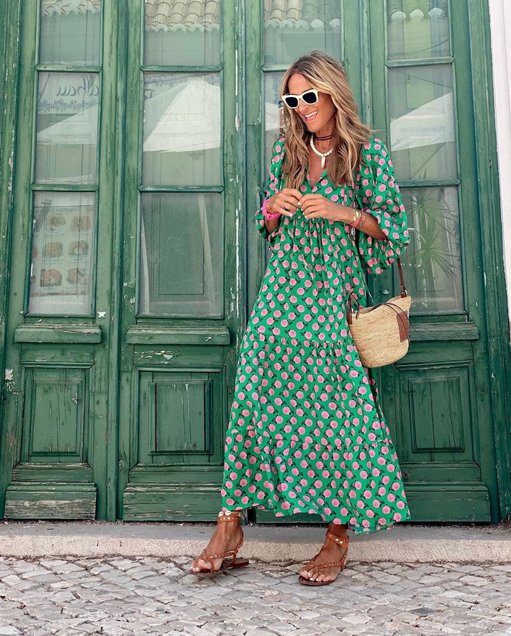 Damenkleid für den Sommer mit V-Ausschnitt und Kurzarm