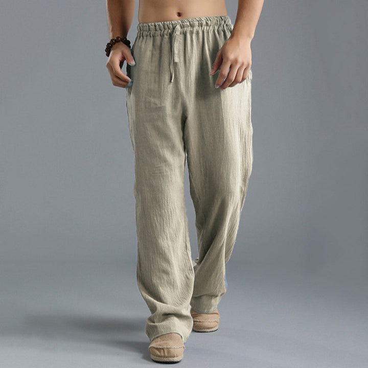Leichte Herrenhose mit glattem Griff und Bindung