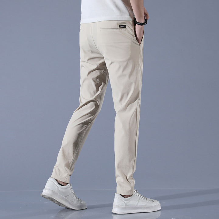 Herren sportliche Jogginghose mit elastischem Bund und praktischen Reißverschlusstaschen Aliams