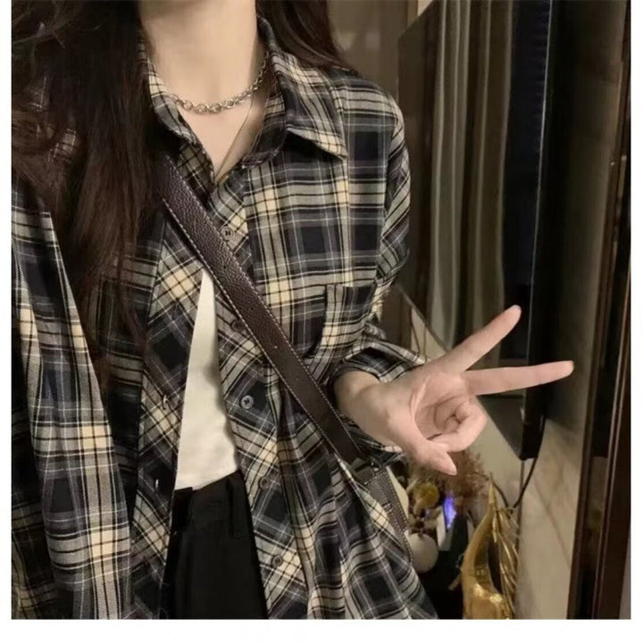 Damen lässige Karobluse mit oversized Schnitt und praktischen Druckknöpfen Aliams