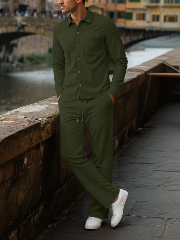 Herren eleganter Freizeitanzug mit strukturierter Oberfläche und praktischen Taschen Aliams