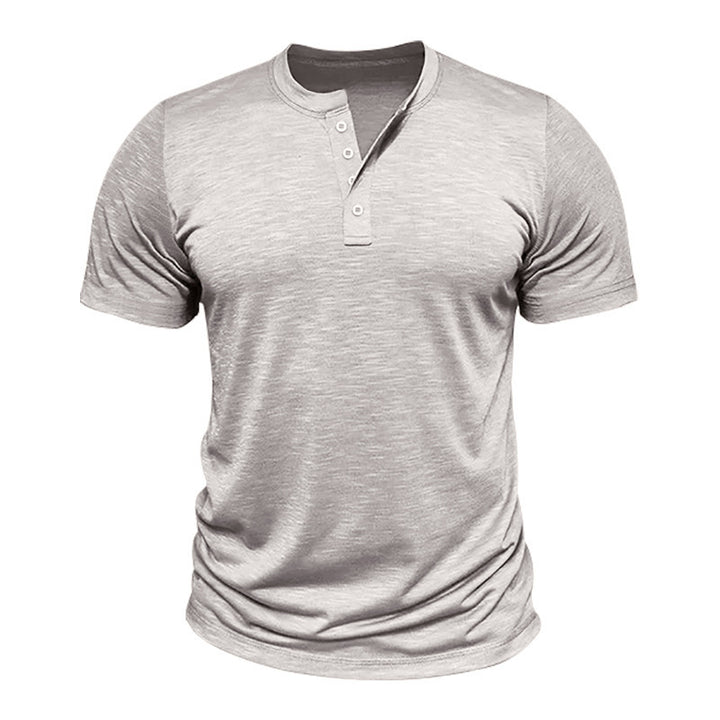 Herren Kurzarm-Henley-T-Shirt mit dekorativen Knopfdetails und geschmeidiger Oberfläche Aliams