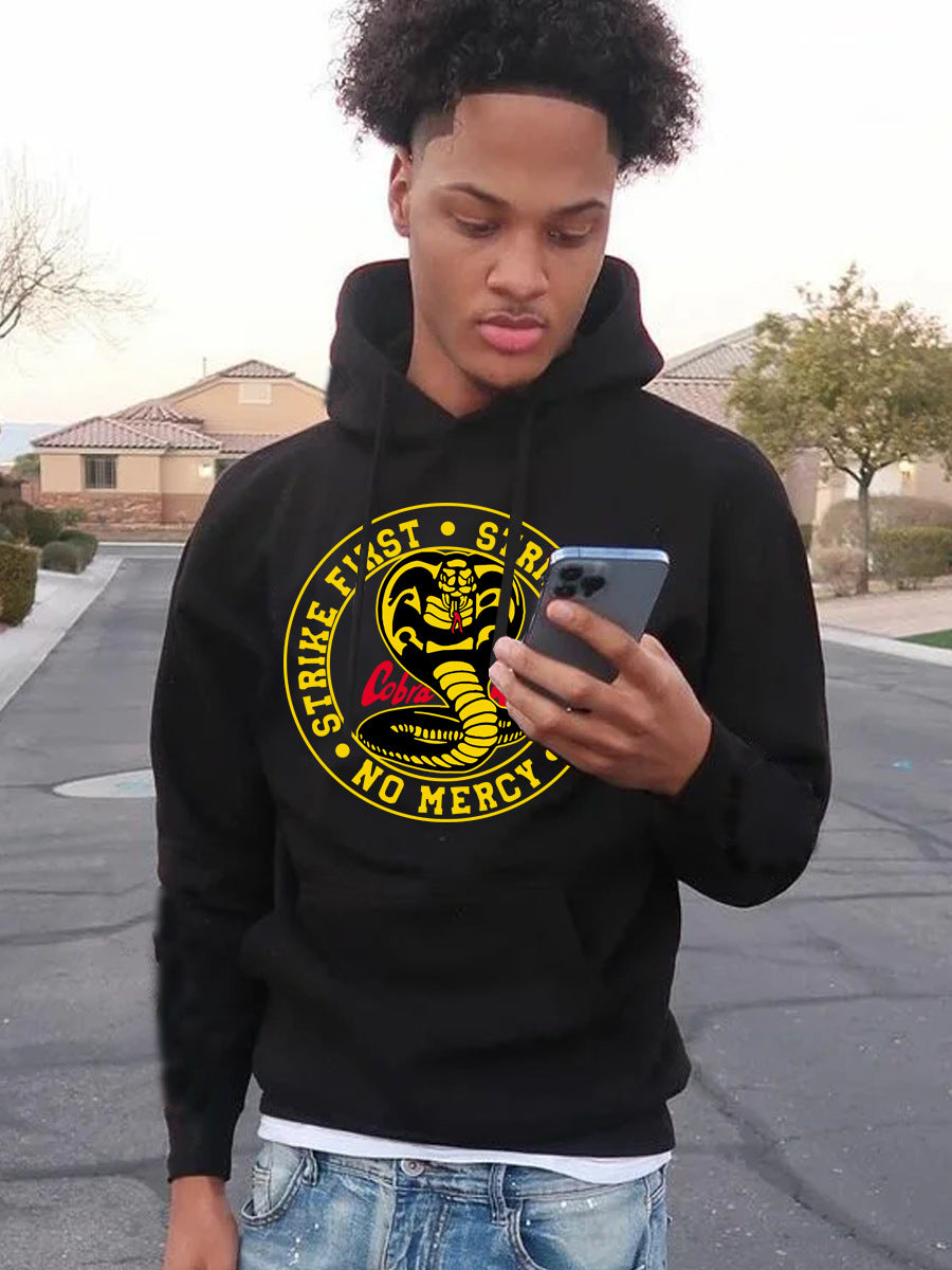 Herren Kapuzenpullover mit klassischem Cobra-Motiv Aliams