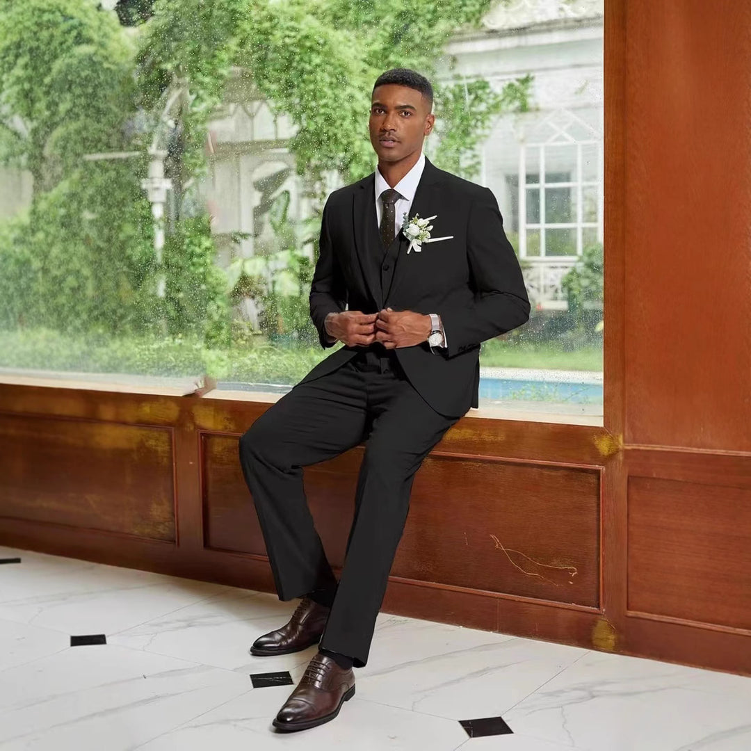 Herren eleganter dreiteiliger Anzug mit feinem Material und modernem Schnitt Aliams