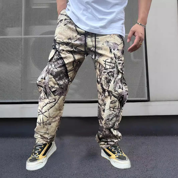 Herren Cargo-Hose im modernen Camouflage-Design mit elastischem Bund und mehreren Taschen Aliams