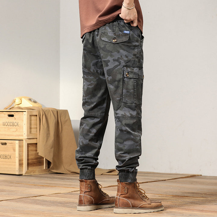 Herren Cargohose im urbanen Camouflage-Design mit vielseitigen Taschen und elastischen Bündchen Aliams