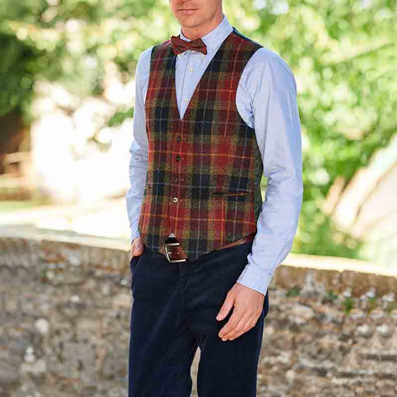 Herren elegante Karo-Weste aus feinstem Stoff mit effektvollem Schnitt Aliams