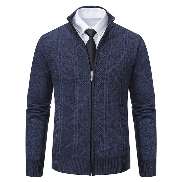 Herren Strickjacke mit modernem Zopfmuster und Stehkragen Aliams