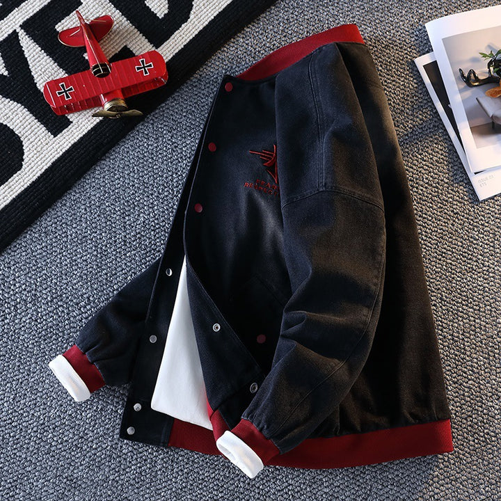 Herren sportliche Jeansjacke im College-Stil mit gesticktem Logo Aliams