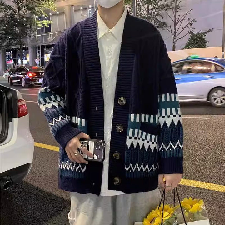 Herren Grobstrickjacke mit modernen Mustern und praktischen Taschen Aliams