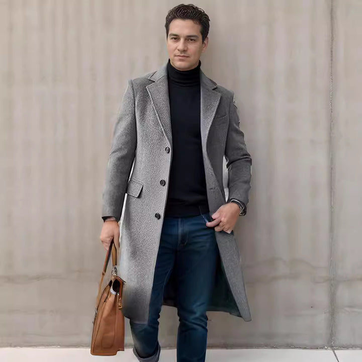 Herren eleganter Mantel mit strukturiertem Gewebe und modernen Akzenten Aliams