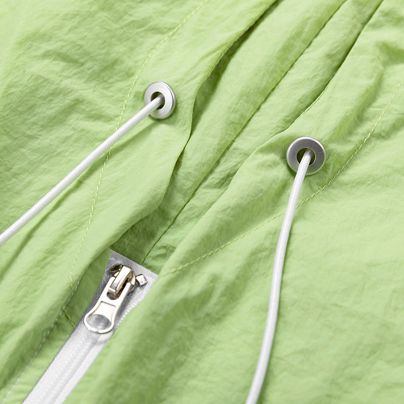 Herren sportliche Windjacke mit verstellbarem Kapuzensystem und reflektierenden Details Aliams