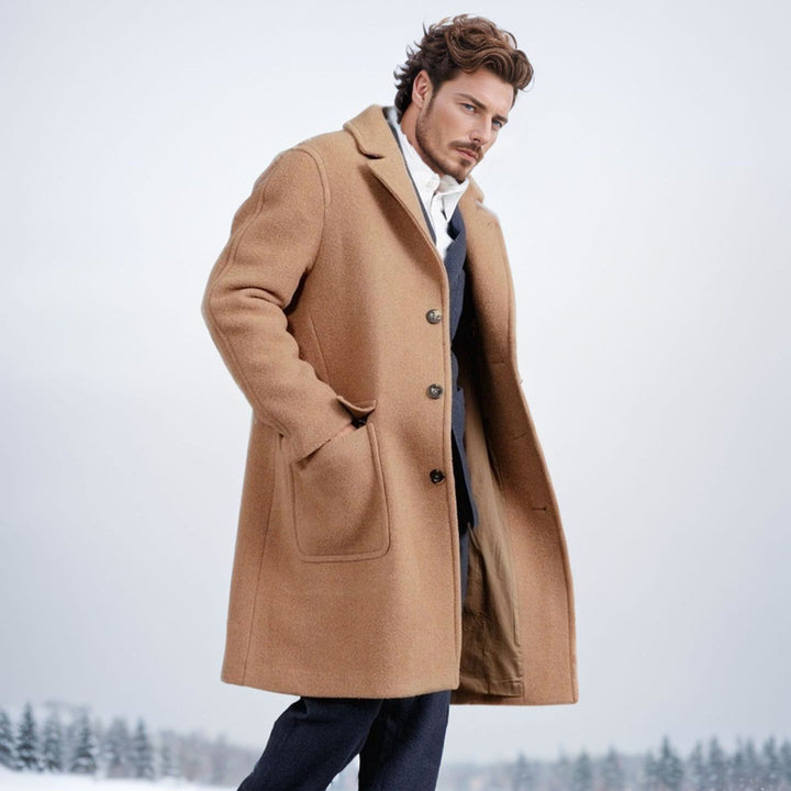 Herren eleganter Lammfellmantel mit strukturiertem Obermaterial und praktischem Verschluss Aliams