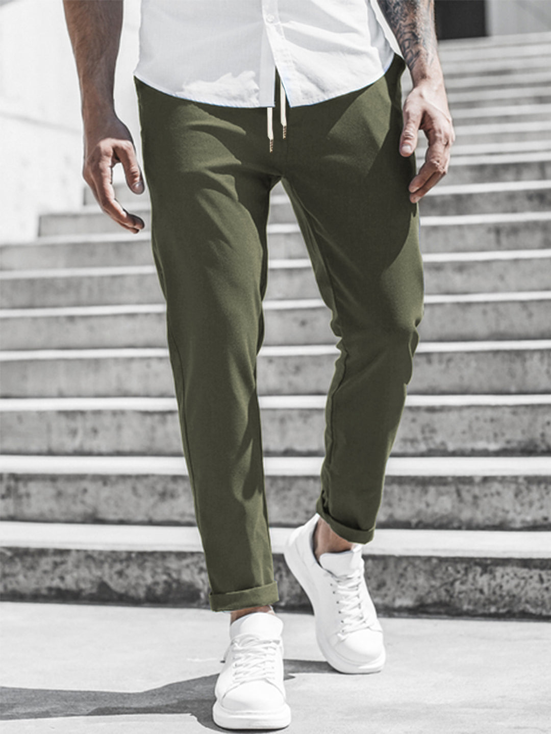 Herren Sportliche Chino-Hose mit flexiblem Bund und modernen Details Aliams