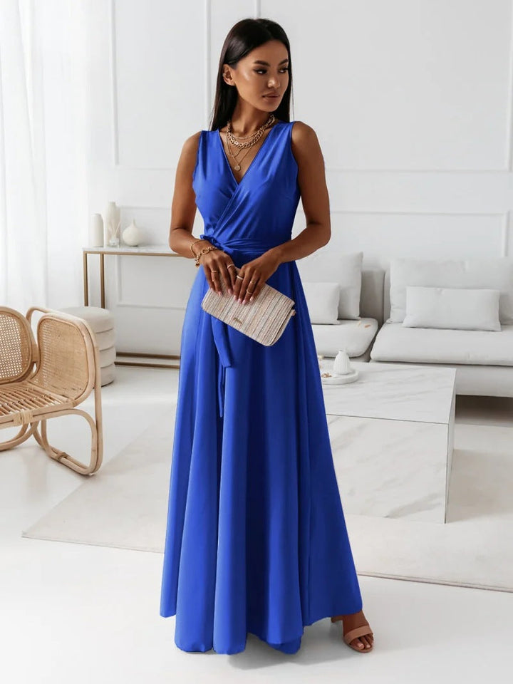 Damenkleid in Maxilänge mit V-Ausschnitt und Taillengürtel