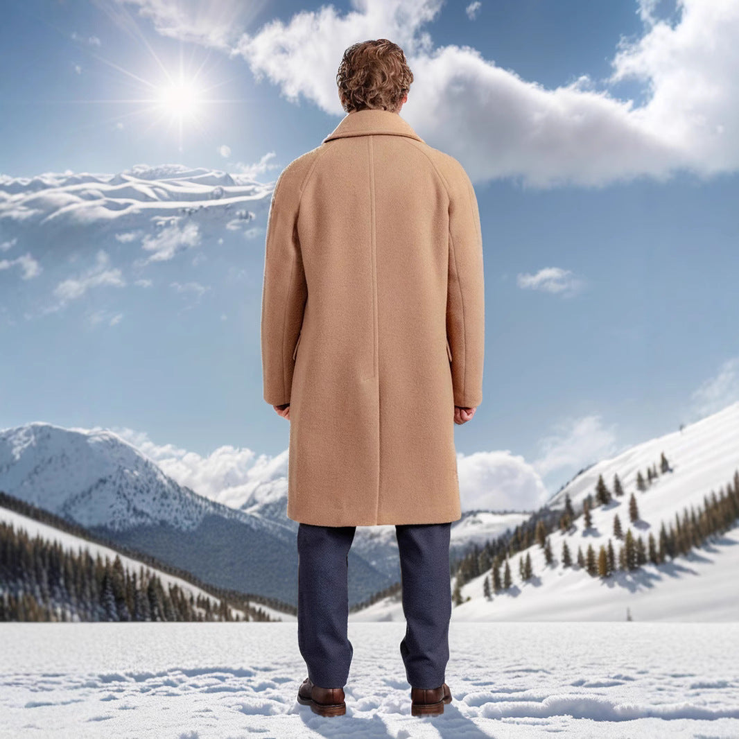 Herren eleganter Lammfellmantel mit strukturiertem Obermaterial und praktischem Verschluss Aliams