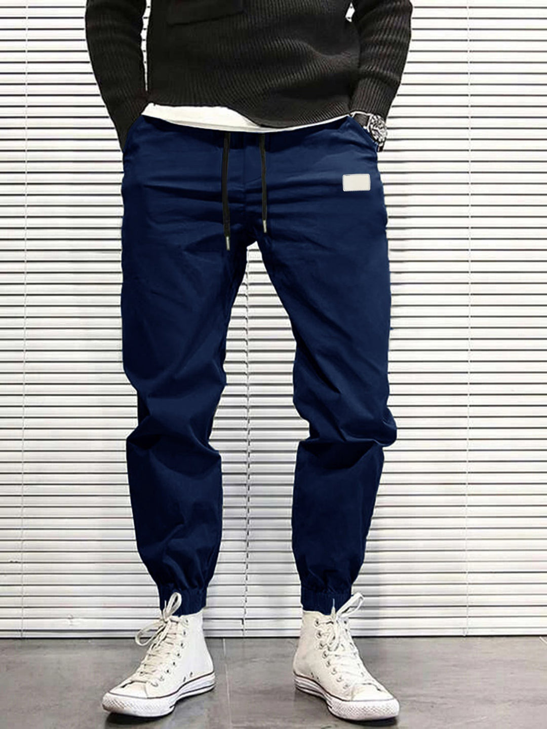 Herren Sportliche Jogginghose mit praktischen Taschen und elastischem Bund Aliams