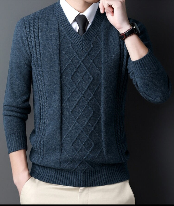 Herren V-Ausschnitt Pullover im modernen Zopfmuster Aliams