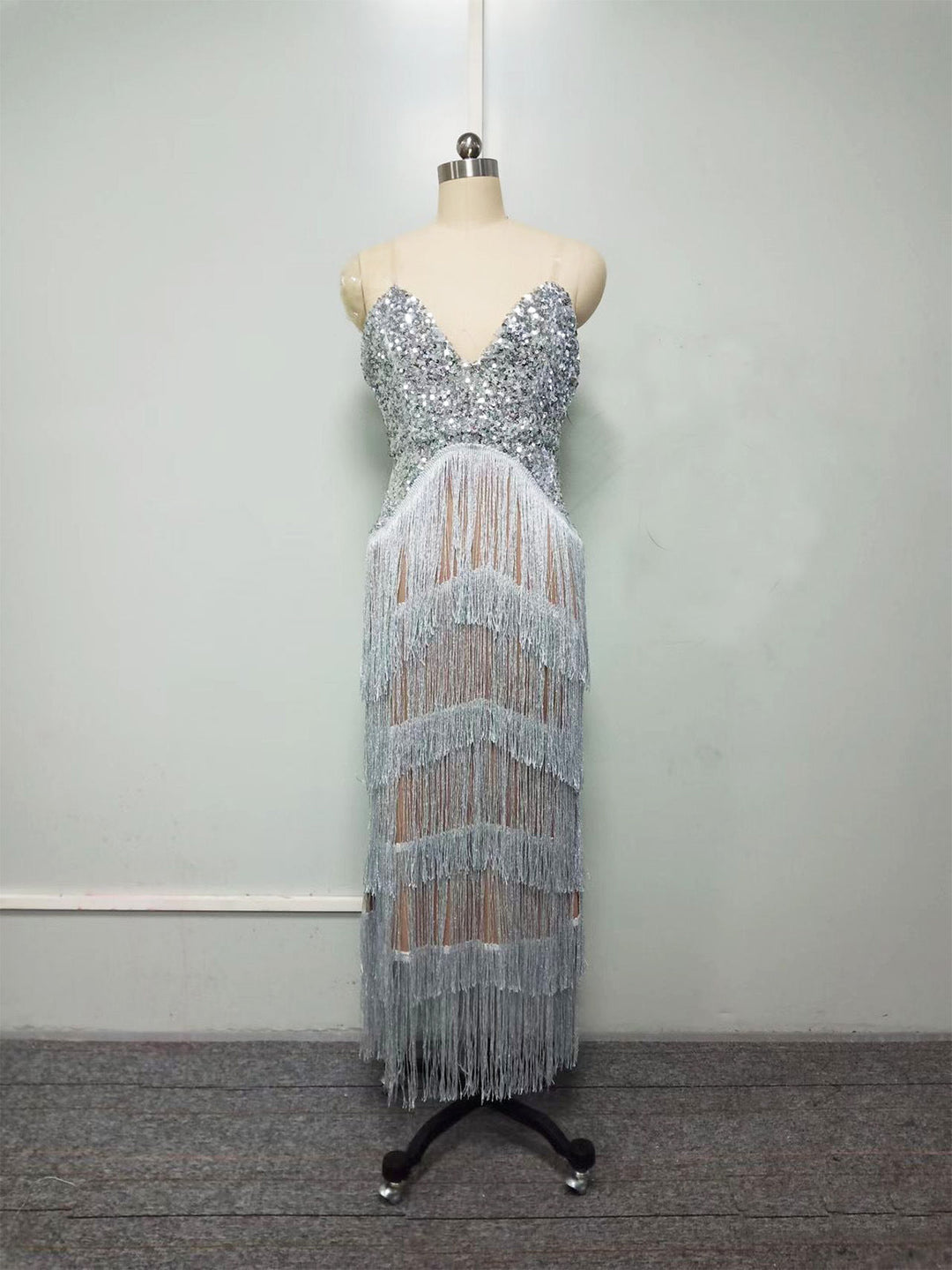 Damen Abendkleid mit Funkelnden Fransen und Figurbetonter Silhouette Aliams