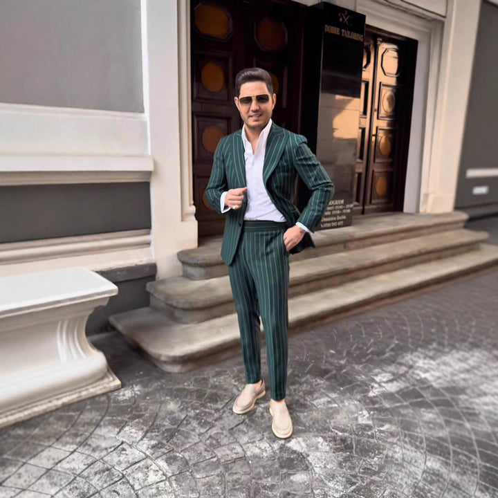 Herren elegante Anzug mit doppelter Knopfreihe und modischen Streifen Aliams