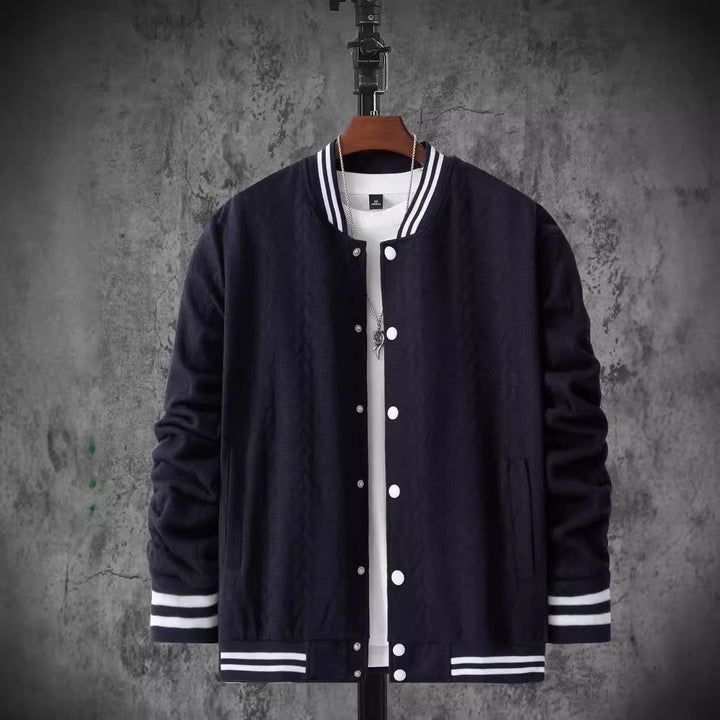 Herren Collegejacke mit klassischem Schnitt und modernen Streifen Aliams