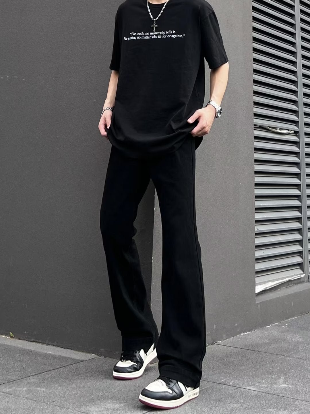 Herren bequemes T-Shirt mit lässigem Schnitt und einzigartigem Schriftzug Aliams