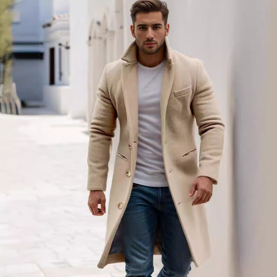 Herren eleganter Langmantel mit feinen Knopfdetails und schickem Schnitt Aliams