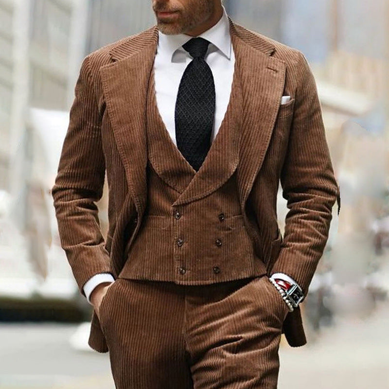Herren eleganter Cordanzug mit Weste und stilvollem Revers Aliams