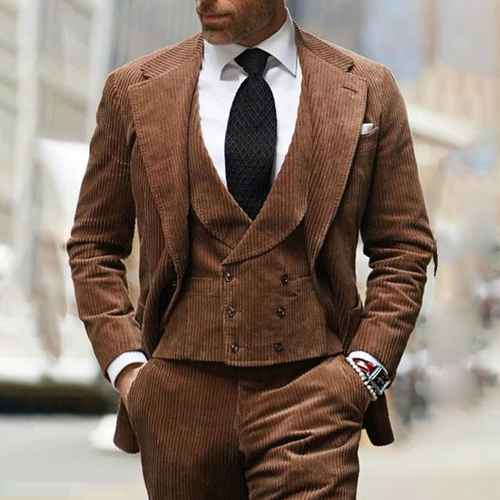 Herren eleganter Cordanzug mit Weste und stilvollem Revers Aliams