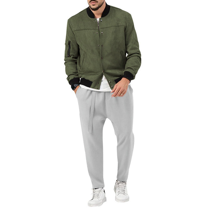 Herren Bomberjacke aus luxuriösem Wildleder mit praktischen Reißverschlusstaschen und eleganten Akzenten Aliams