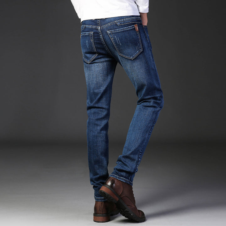 Herren schmal geschnittene Jeans mit angenehmem Stretch-Anteil und modernen Details Aliams