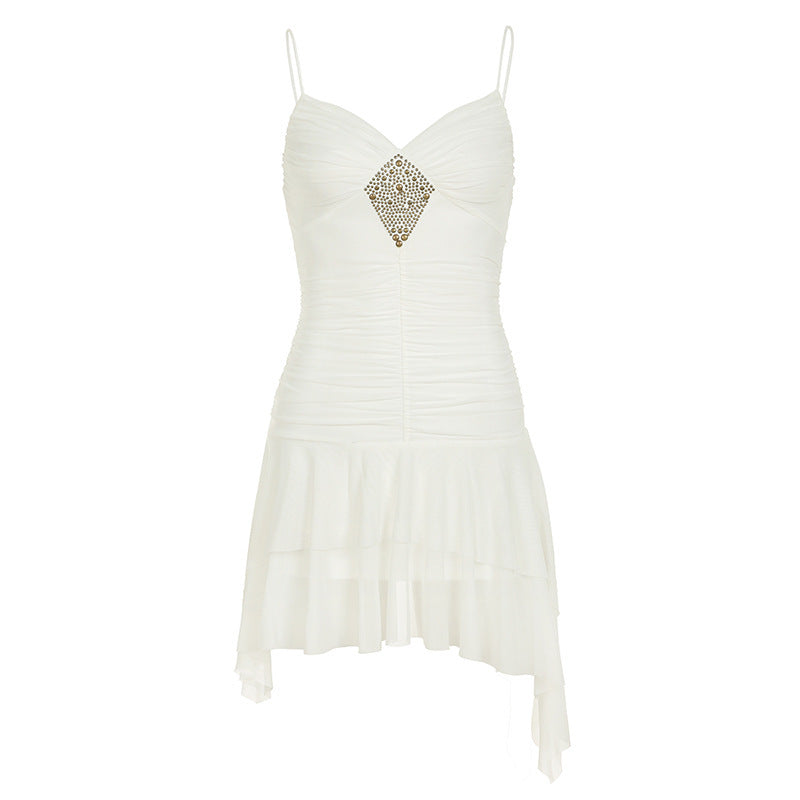 Damen Elegantes Abendkleid mit Rüschendetails und funkelndem Schmuck Aliams