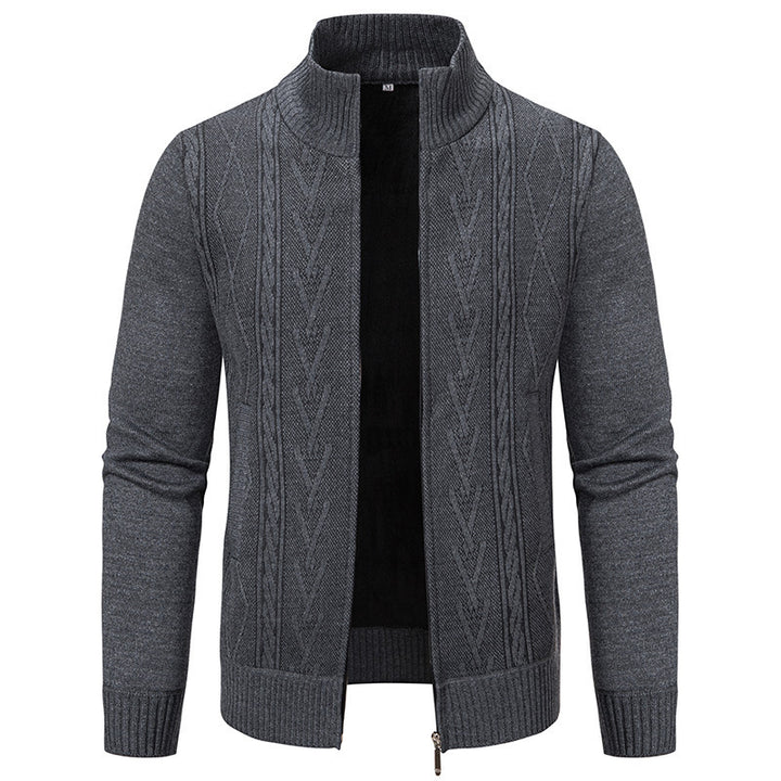 Herren Strickjacke mit modernem Zopfmuster und hohem Stehkragen Aliams
